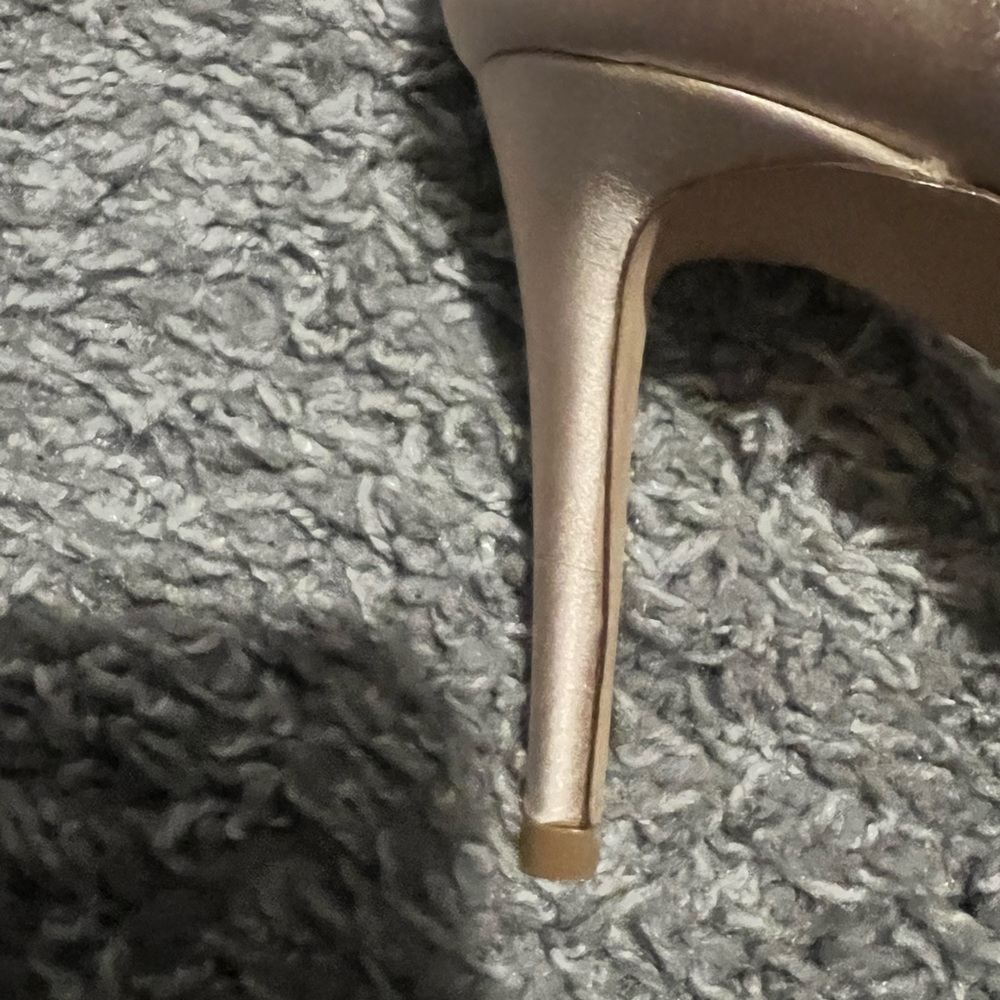 Gorgeous Jimmy Choo Satin Peep Toe Pumps! - image 5